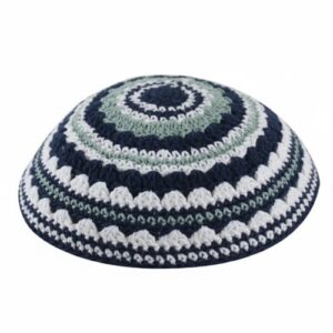 כיפה סרוגה שטיח 18 ס"מ כחול ירוק בהיר ולבן