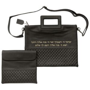 תיק מפואר לטלית דמוי עור שחור אותיות בולטות "ויברכך" זהב 31X38 ס"מ