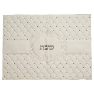כיסוי חלה מהודר דמוי עור לבן "מעויינים" 42x52ס"מ